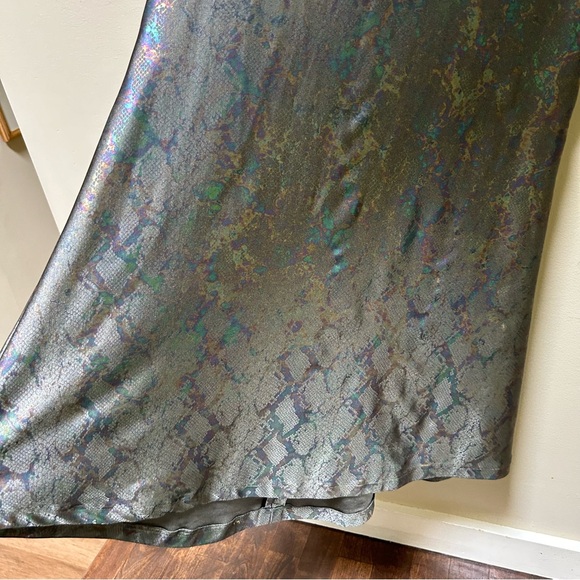 Iridescent Snake Print Stretch Sleeveless Hand-Made Dress in size Medium - Picture 5 of 12